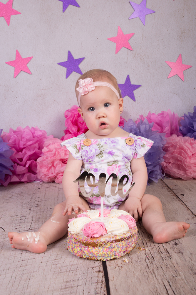 LG Photography | Cake Smash & Milk Bath First Birthday Photos